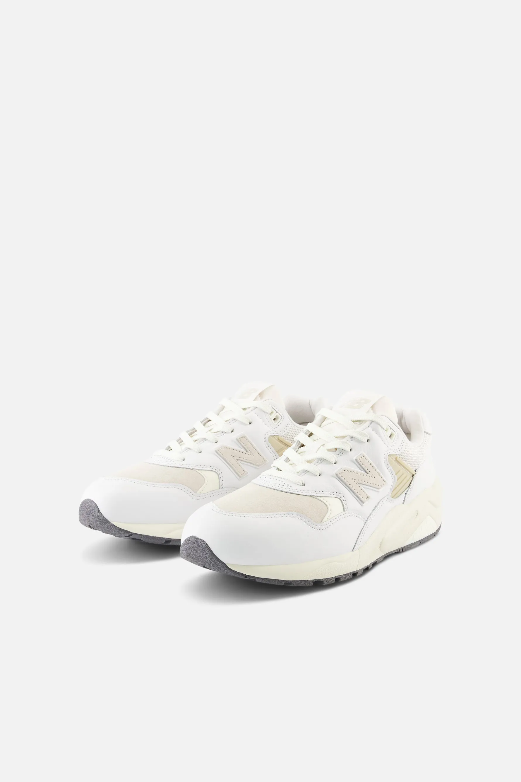 580 - White/timberwolf