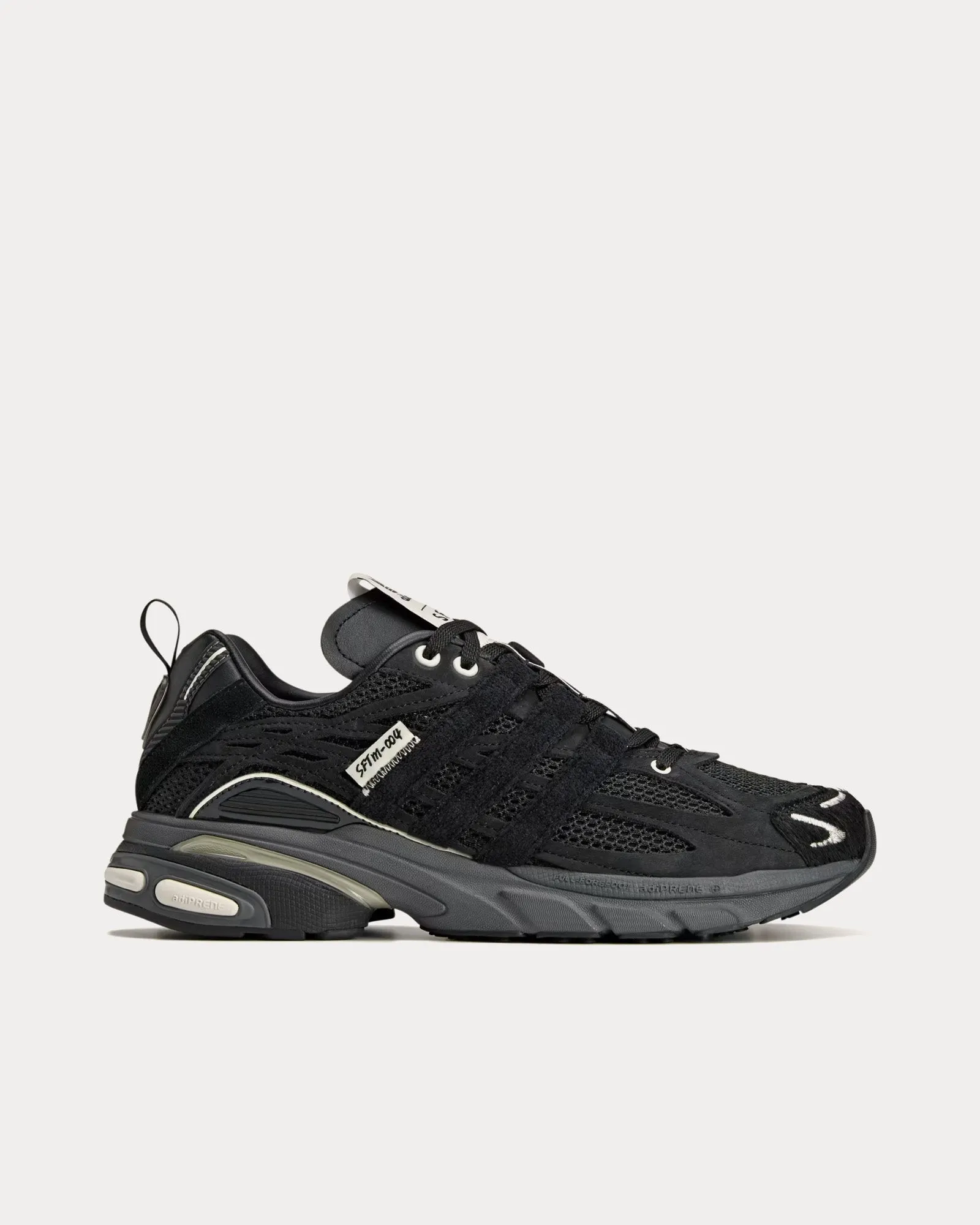 Adistar Cushion_SFTM_SS25 Core Black / Core Black / Cream White Low Top Sneakers