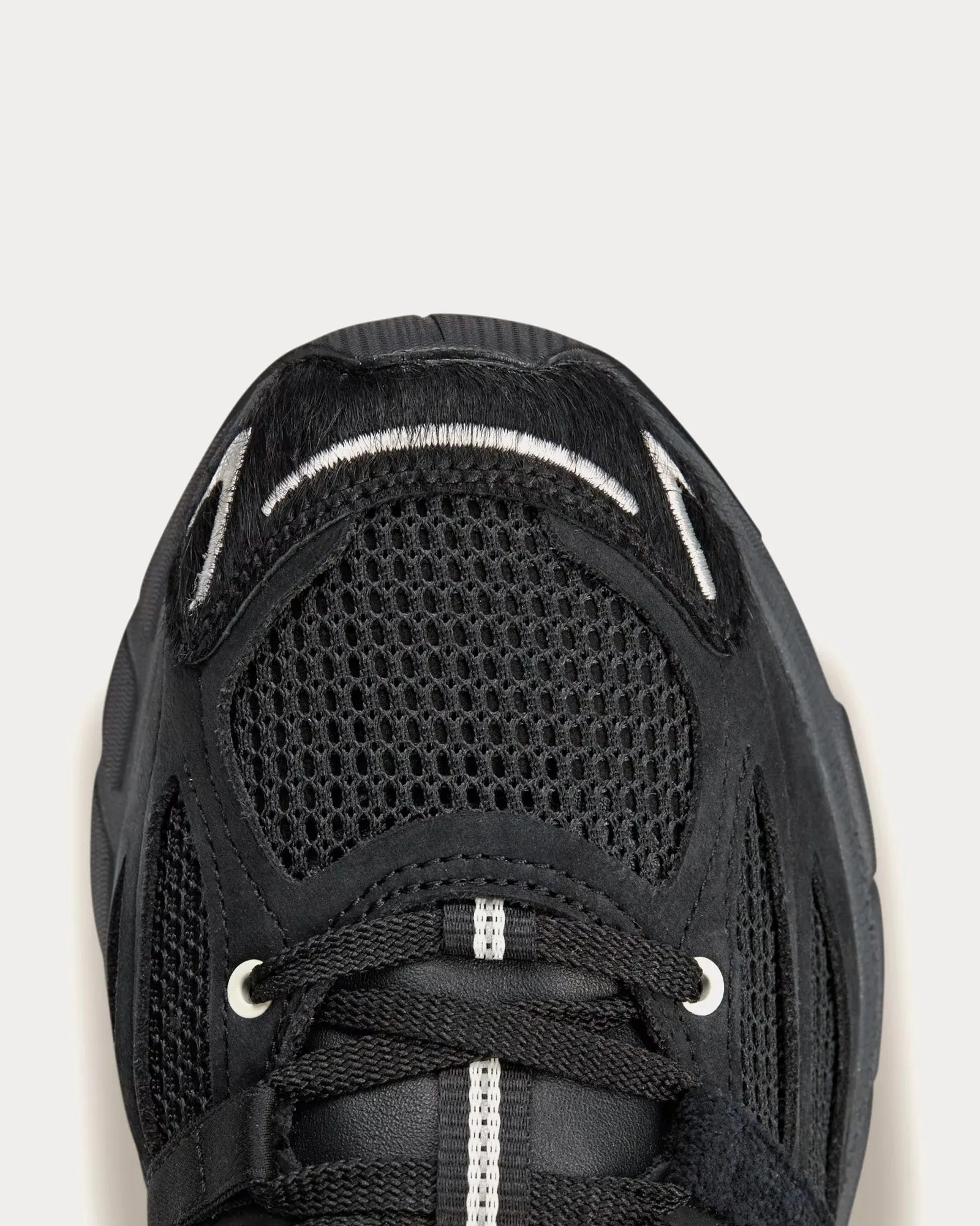 Adistar Cushion_SFTM_SS25 Core Black / Core Black / Cream White Low Top Sneakers