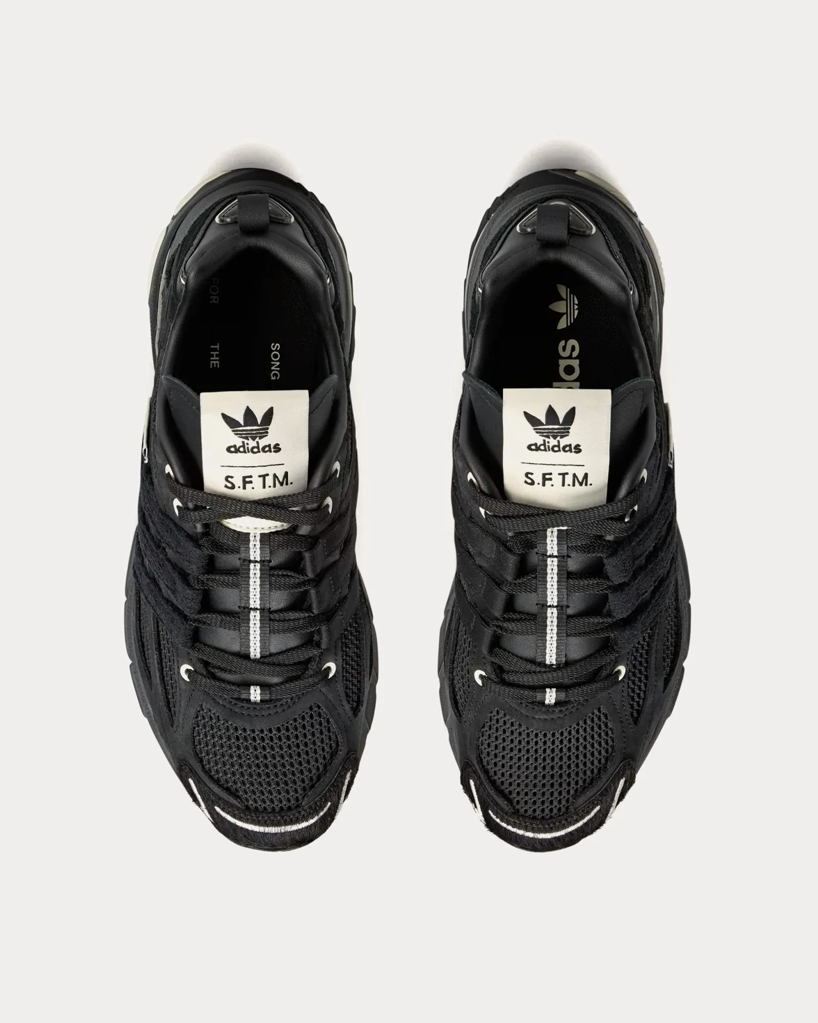 Adistar Cushion_SFTM_SS25 Core Black / Core Black / Cream White Low Top Sneakers