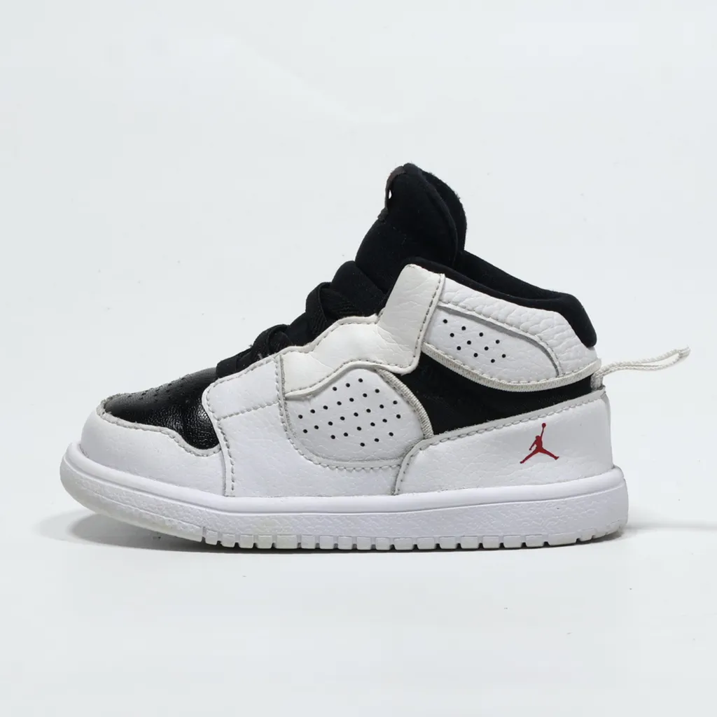 Air Jordan Sneakers Leather White Color For Kids