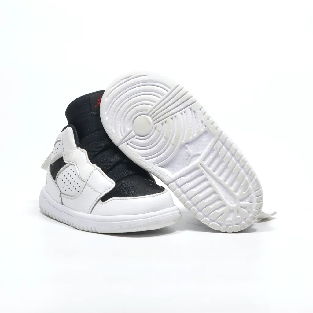 Air Jordan Sneakers Leather White Color For Kids