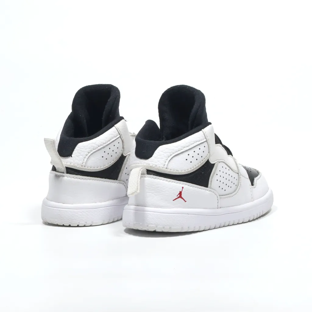 Air Jordan Sneakers Leather White Color For Kids