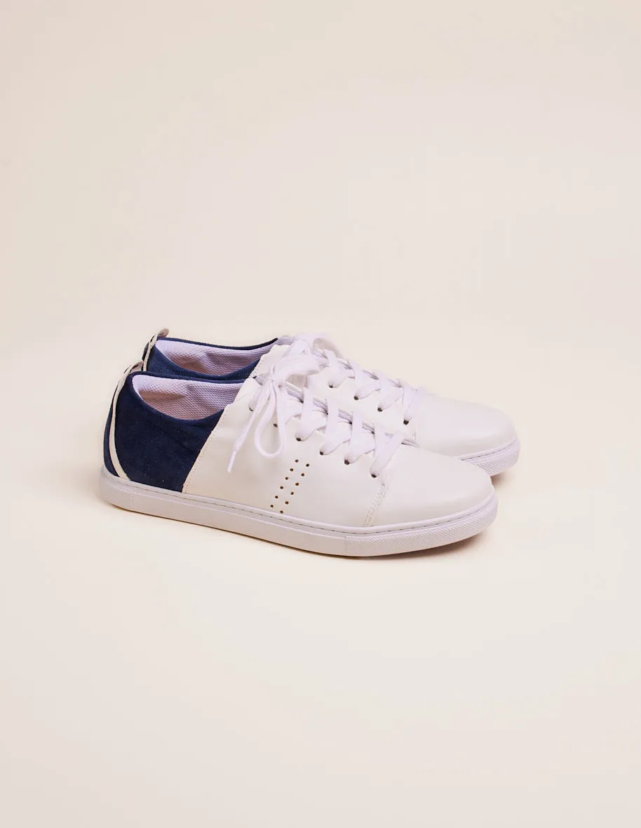 Baskets basses René - Cuir vegan blanc et velours marine