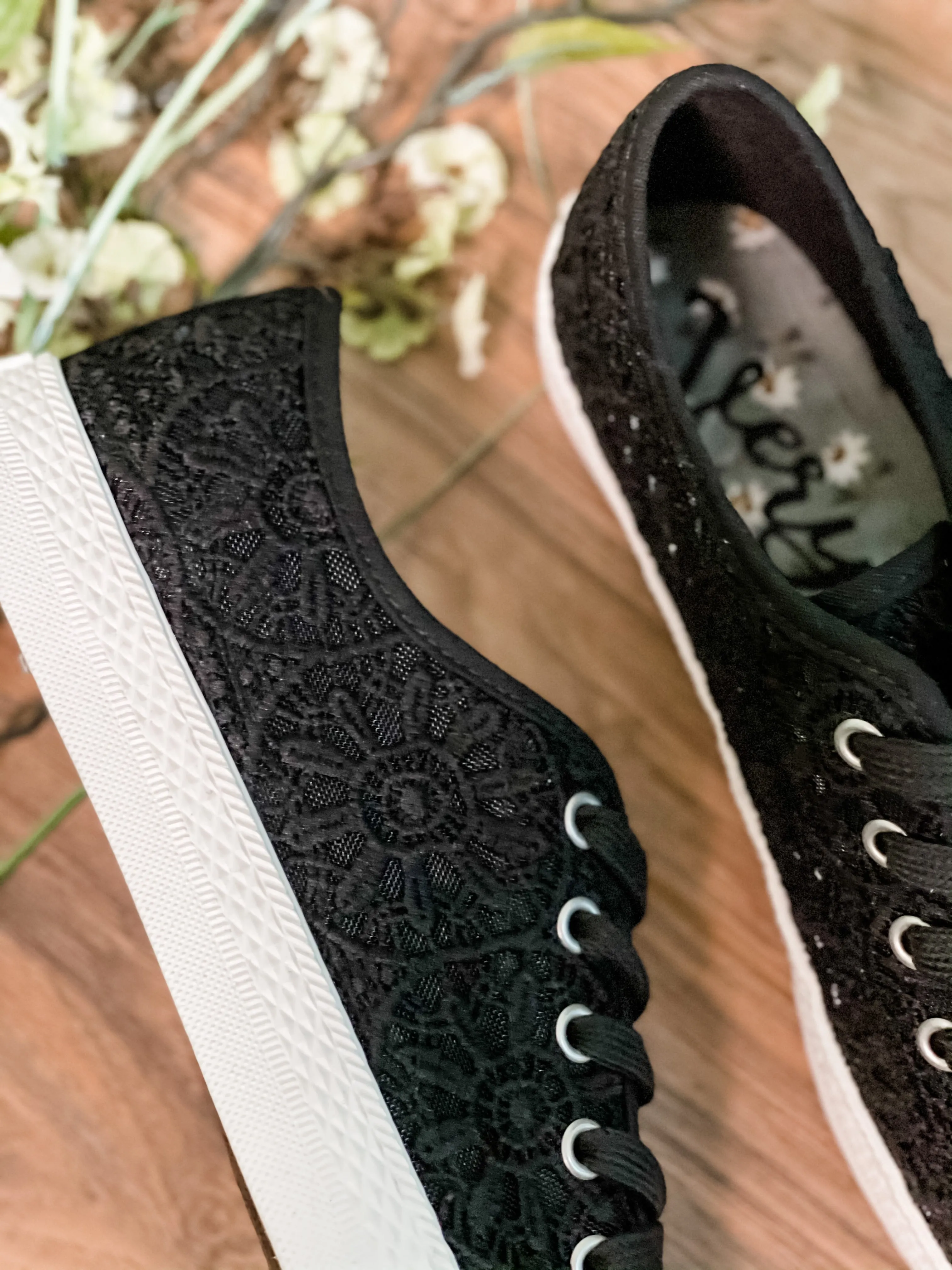 Flirty Sneakers (Black)