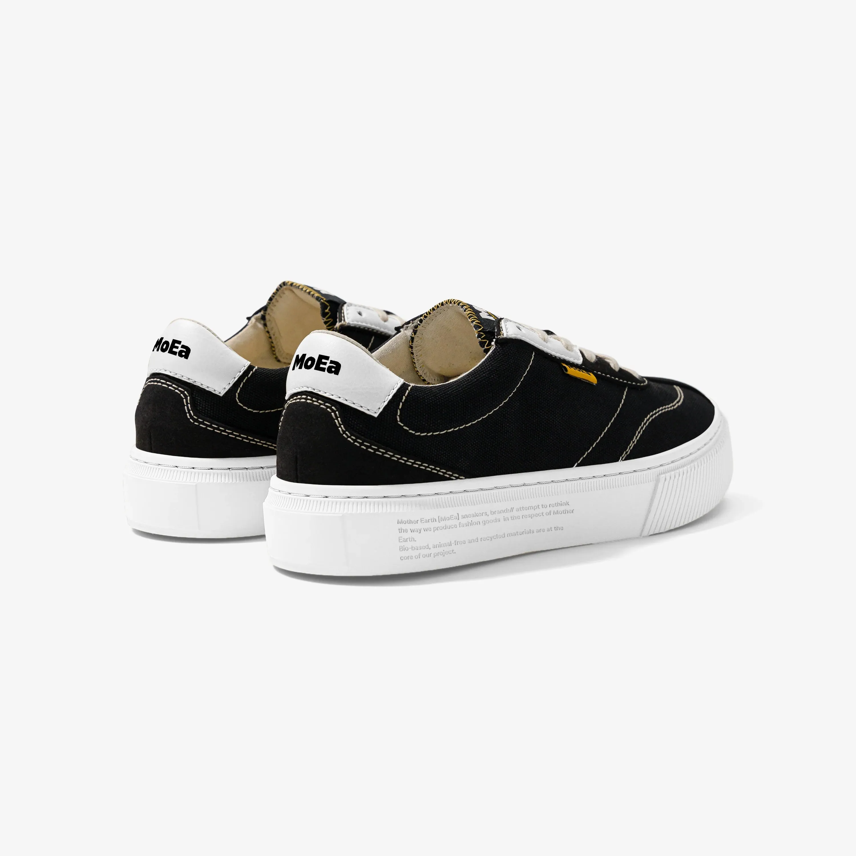 MoEa | GEN4 Banana Vegan Sneakers | Black & White