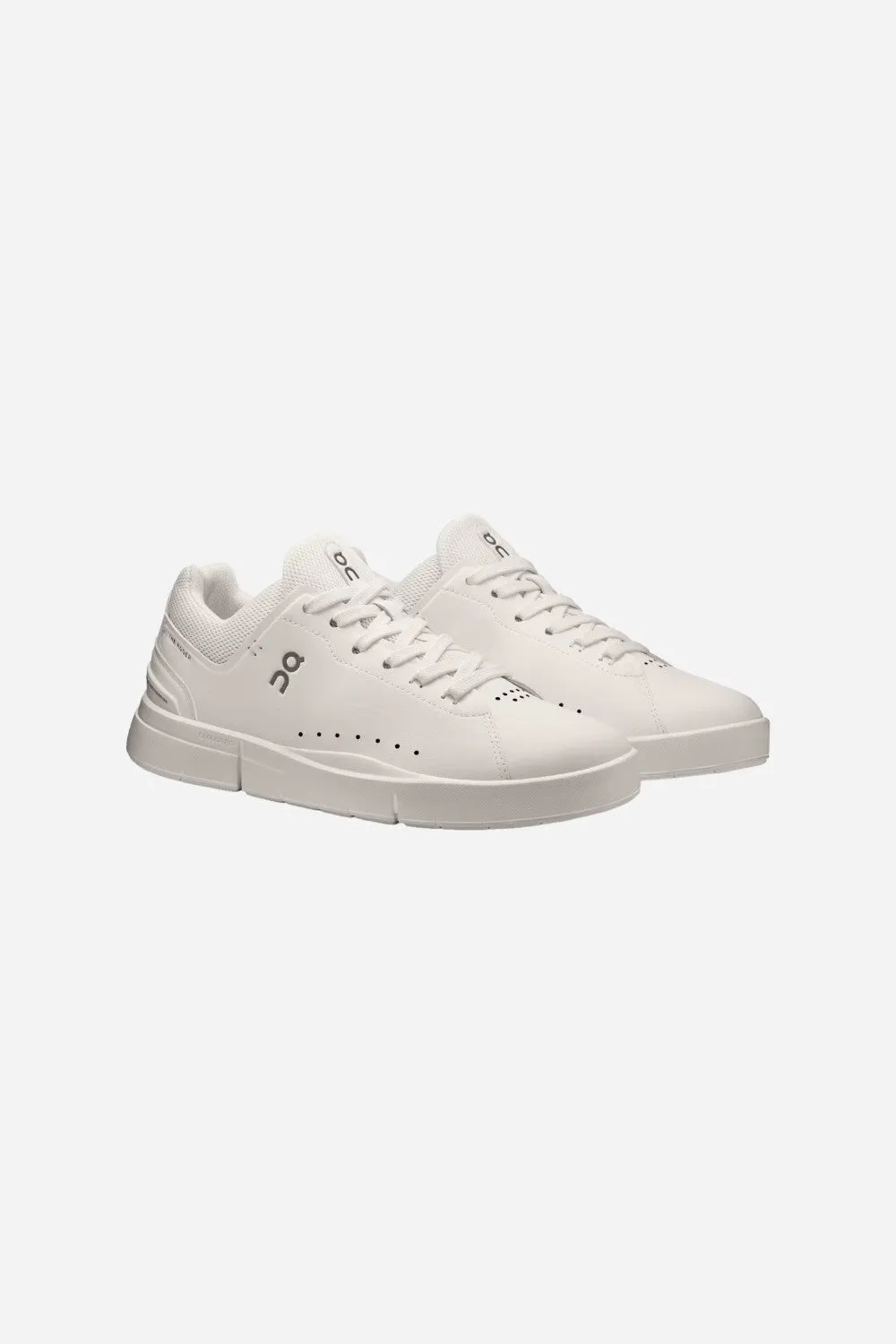 On Running Womens The Roger Advantage Sneakers in All White