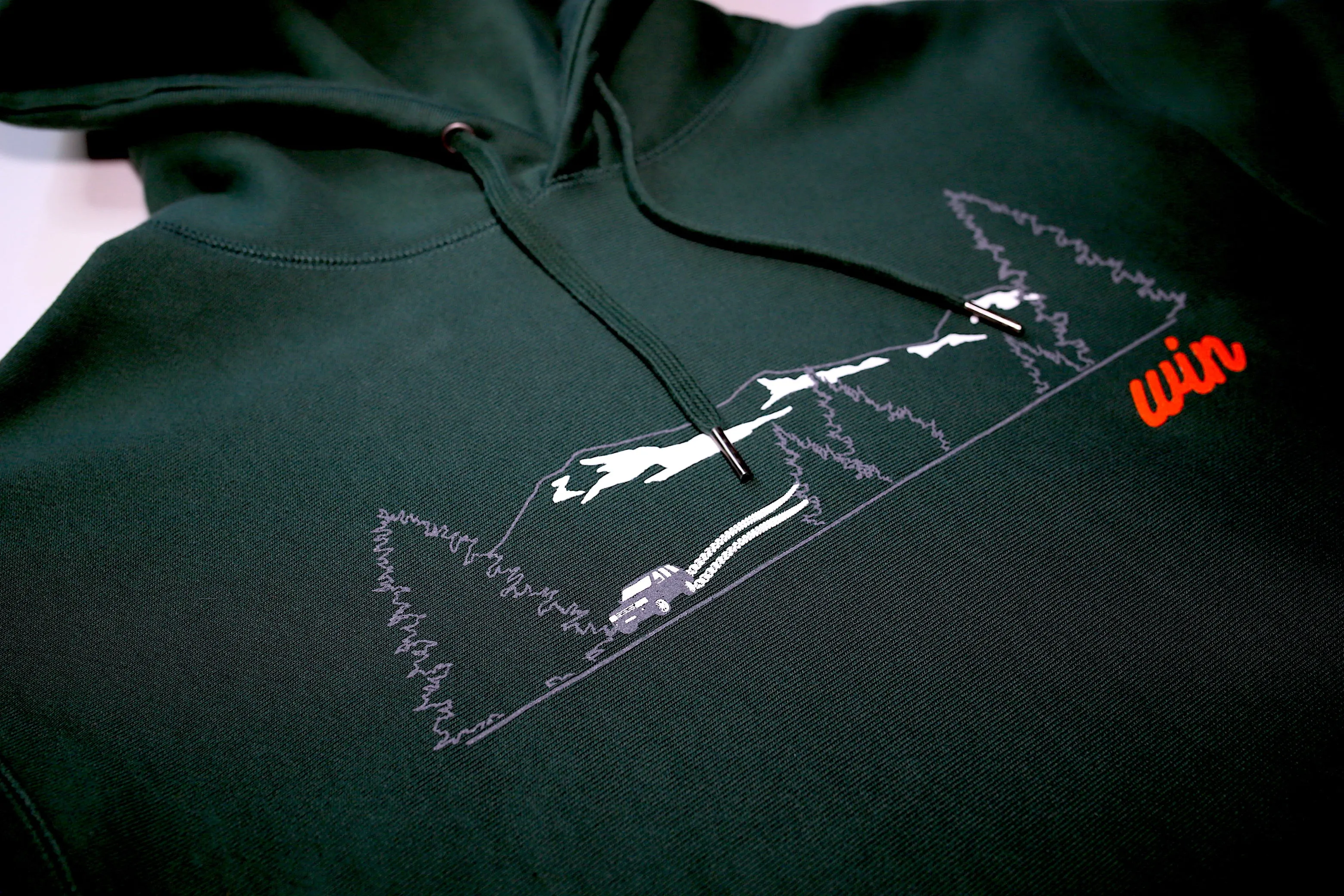 Win "Souvenir" Hoodie in Forest Green